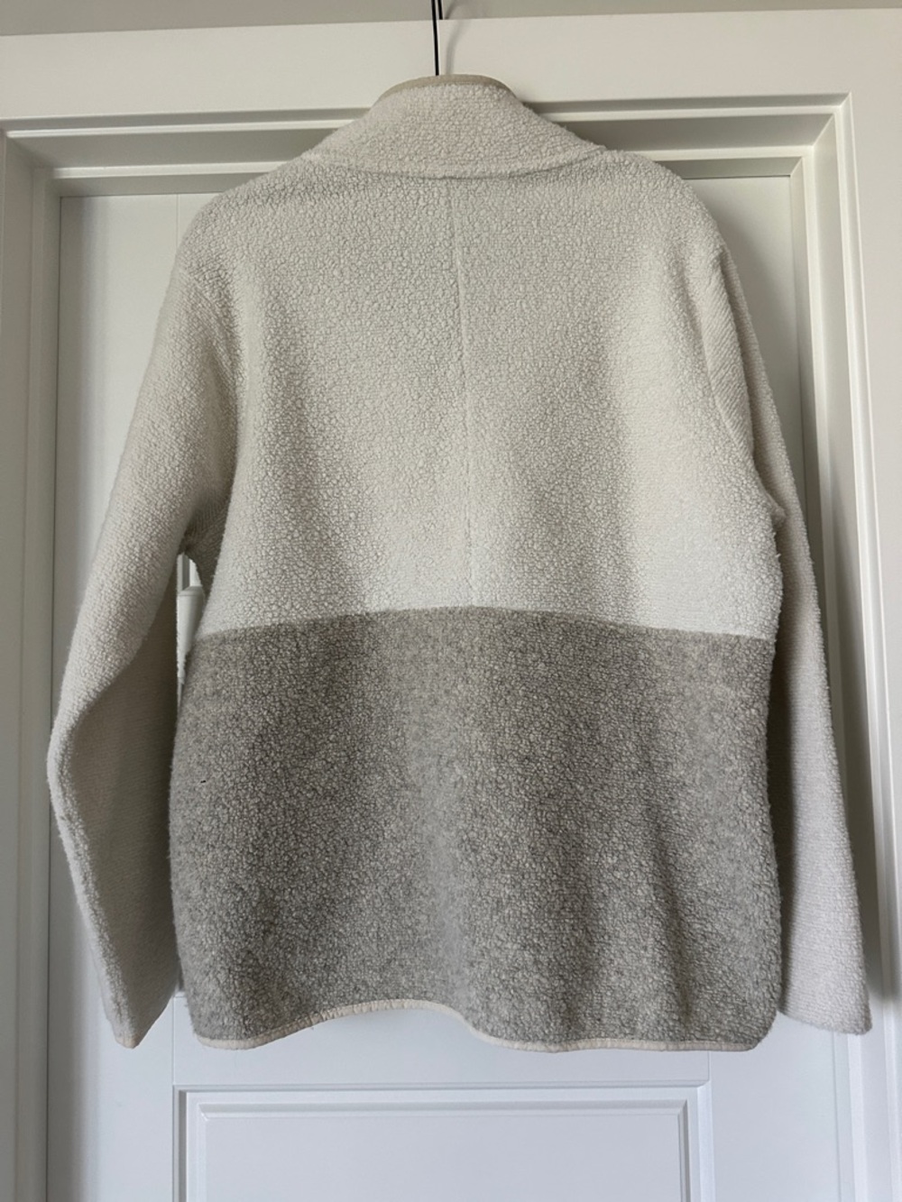 Patagonia Two-Tone Cream & Light Gray Quarter-Zip Shearling Pullover - Picture 4 of 4